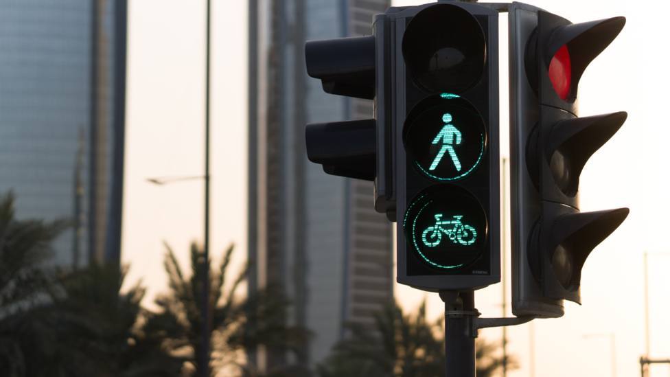 Nuevos semaforos inteligentes prometen reducir los atascos en las ciudades