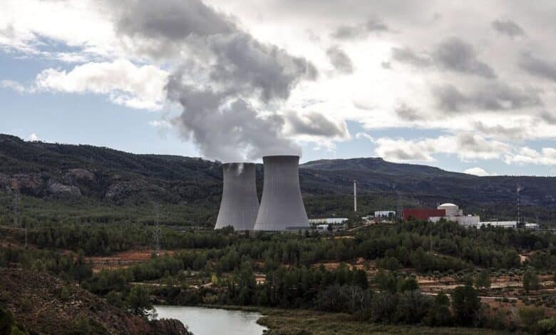 La energia nuclear impulsa mini reactores y reabre plantas para